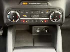 Ford Kuga (2023) thumbnail 12