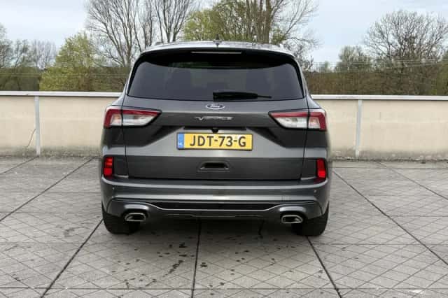Ford Kuga (2023) thumbnail 8