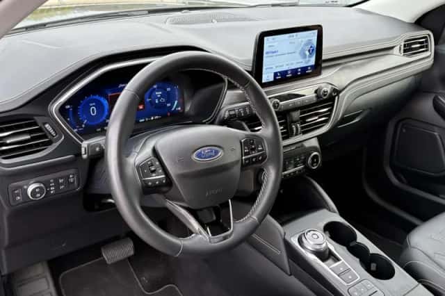 Ford Kuga (2023) thumbnail 9