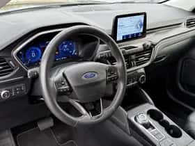 Ford Kuga (2023) thumbnail 9