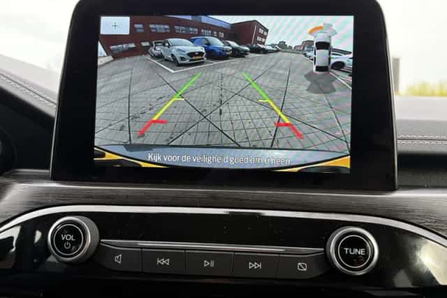 Ford Kuga (2023) thumbnail 10