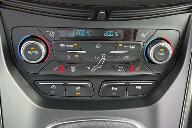 Ford C-Max (2015) thumbnail 12