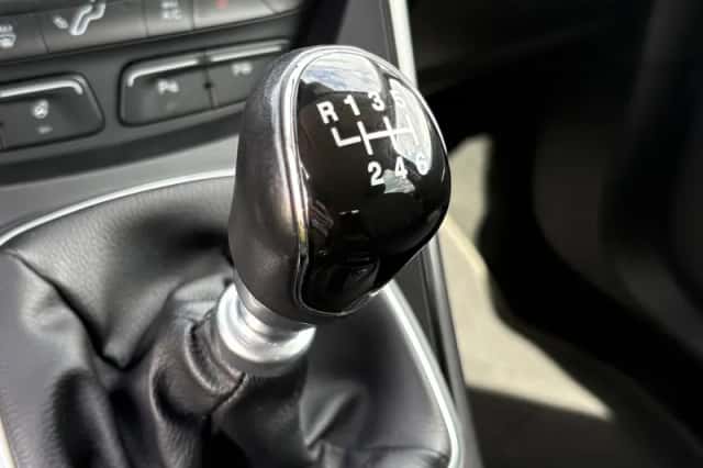 Ford C-Max (2015) thumbnail 13
