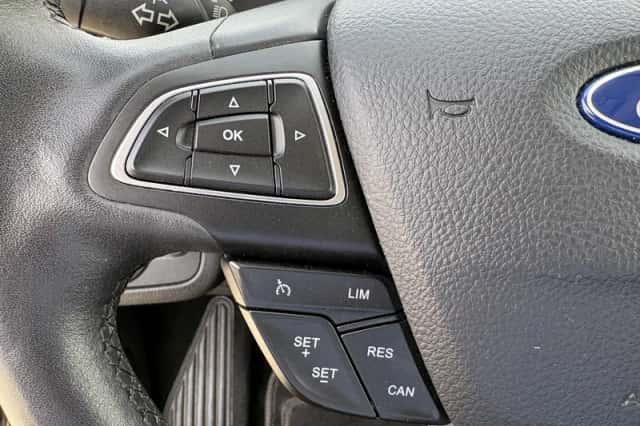 Ford C-Max (2015) thumbnail 15