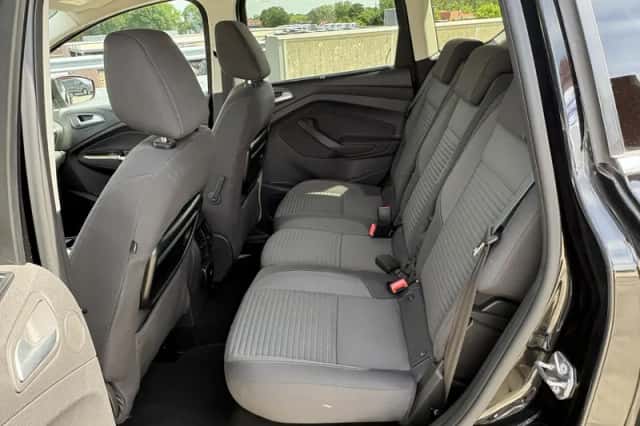 Ford C-Max (2015) thumbnail 19