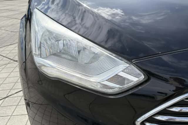 Ford C-Max (2015) thumbnail 21