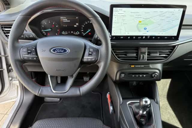Ford Focus (2025) thumbnail 3