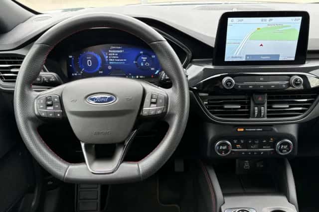 Ford Kuga (2022) thumbnail 3