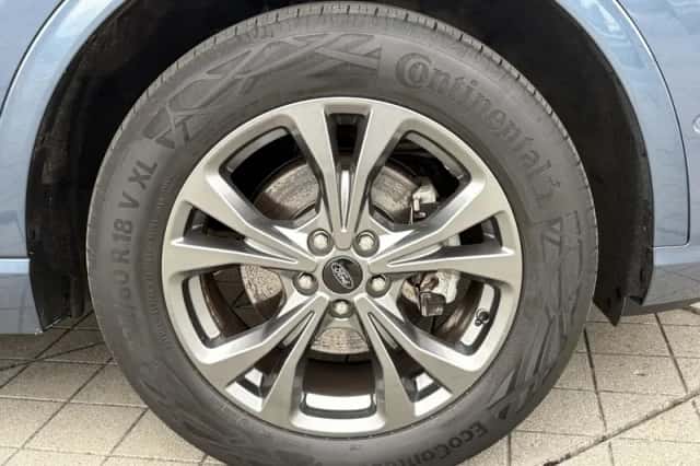 Ford Kuga (2022) thumbnail 5