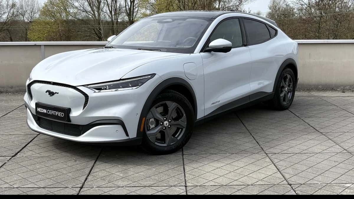 Ford Mustang Mach-E (2022) — foto 1
