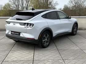 Ford Mustang Mach-E (2022) thumbnail 3
