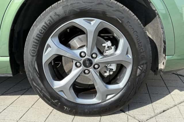 Ford Kuga (2025) thumbnail 5