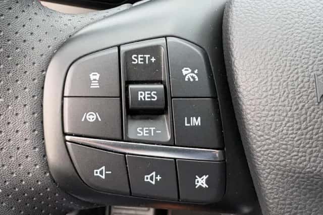 Ford Kuga (2022) thumbnail 16