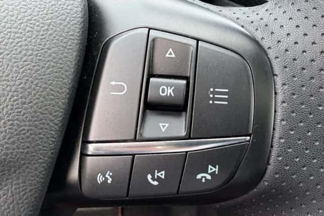 Ford Kuga (2022) thumbnail 17