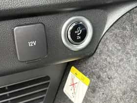 Ford Kuga (2022) thumbnail 24