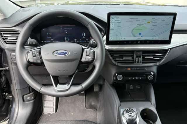 Ford Kuga (2024) thumbnail 3