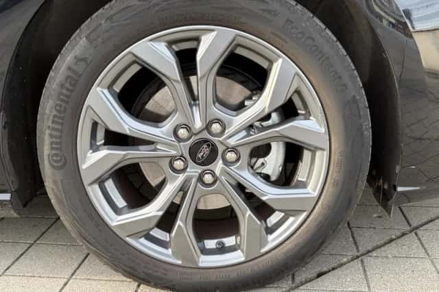 Ford Focus (2024) thumbnail 5