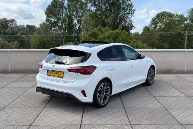 Ford Focus (2023) thumbnail 2