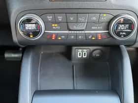 Ford Kuga (2022) thumbnail 12