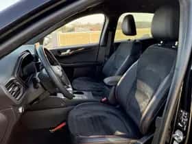 Ford Kuga (2022) thumbnail 17