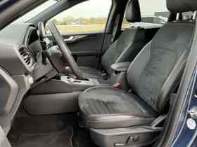 Ford Kuga (2022) thumbnail 18