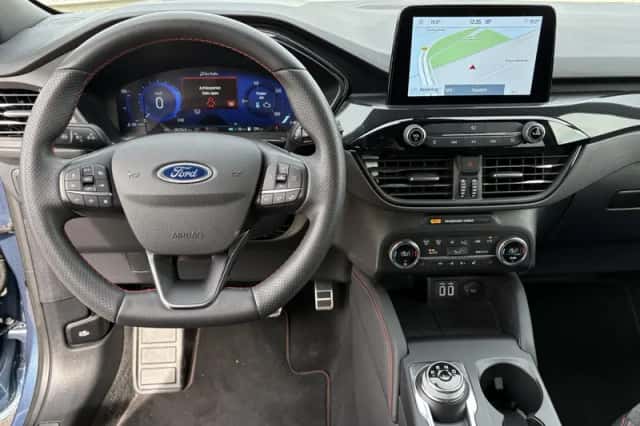 Ford Kuga (2022) thumbnail 3