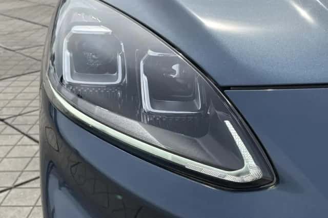 Ford Kuga (2022) thumbnail 23