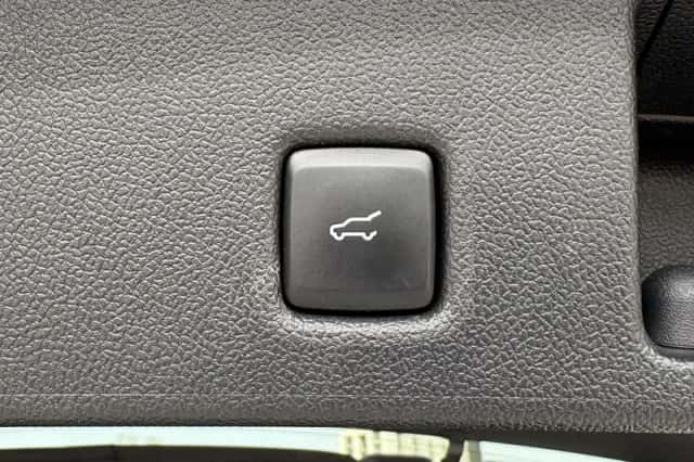 Ford Kuga (2022) thumbnail 25
