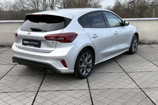 Ford Focus (2023) thumbnail 2
