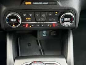 Ford Focus (2023) thumbnail 11