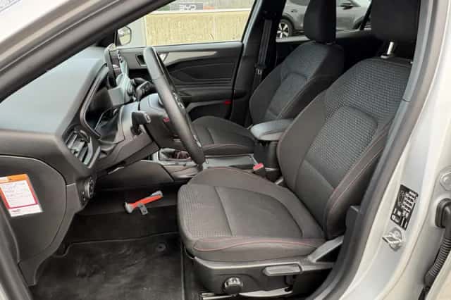 Ford Focus (2023) thumbnail 16