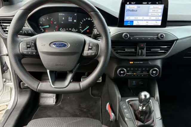 Ford Focus (2023) thumbnail 3