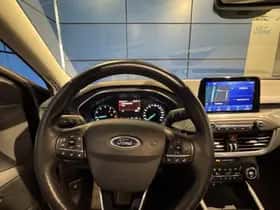 Ford Focus (2019) thumbnail 3