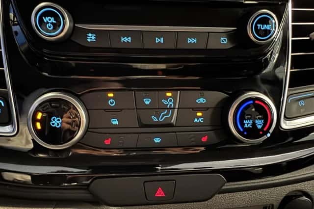 Ford Transit Custom (2023) thumbnail 17