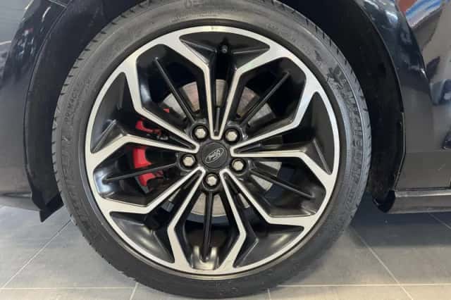Ford Focus (2021) thumbnail 5