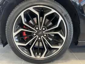 Ford Focus (2021) thumbnail 5