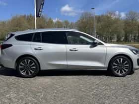 Ford Focus (2023) thumbnail 7