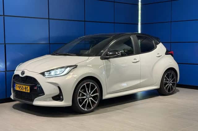 Toyota Yaris (2023) thumbnail 4