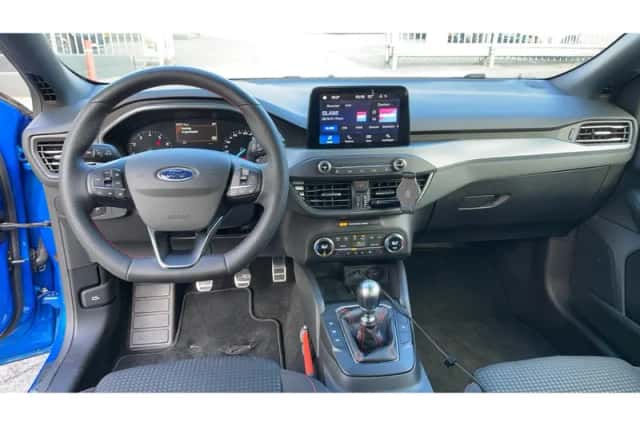 Ford Focus (2023) thumbnail 5