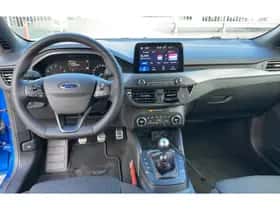 Ford Focus (2023) thumbnail 5