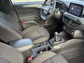 Ford Focus (2023) thumbnail 8