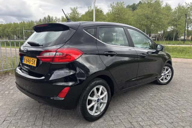 Ford Fiesta (2021) thumbnail 2