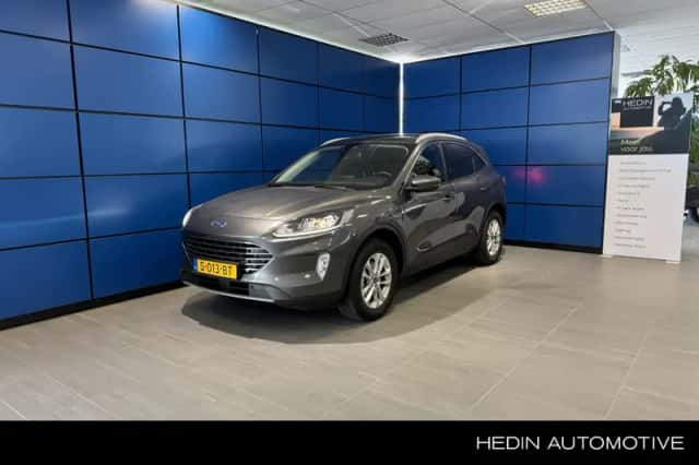 Ford Kuga (2023) thumbnail 1