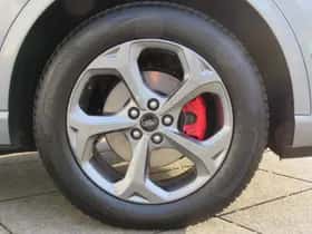 Ford Kuga (2025) thumbnail 4
