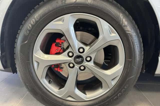 Ford Kuga (2025) thumbnail 7