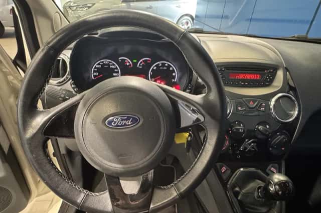 Ford Ka (2012) thumbnail 3