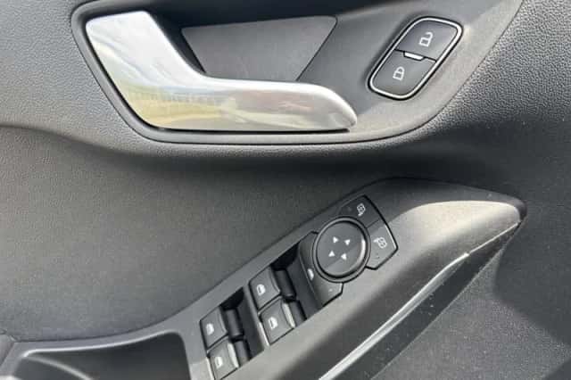 Ford Fiesta (2022) thumbnail 11