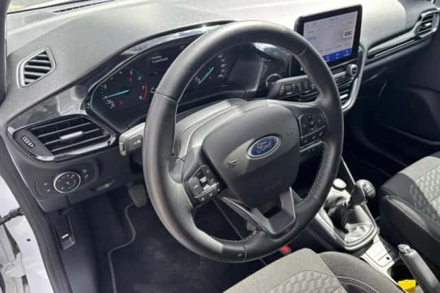 Ford Fiesta (2022) thumbnail 3