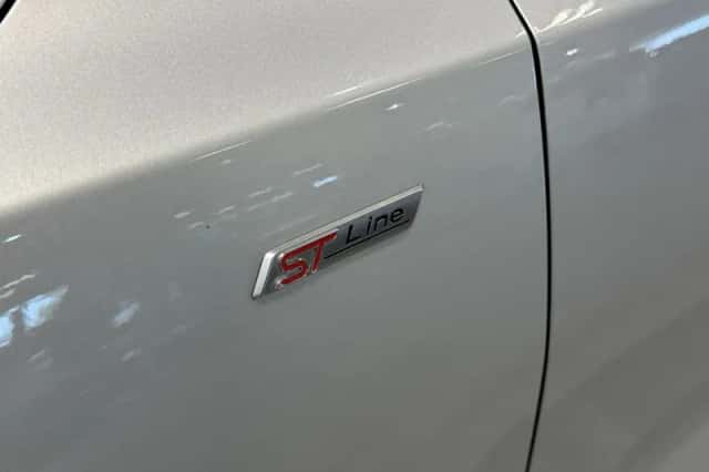 Ford Focus (2025) thumbnail 3