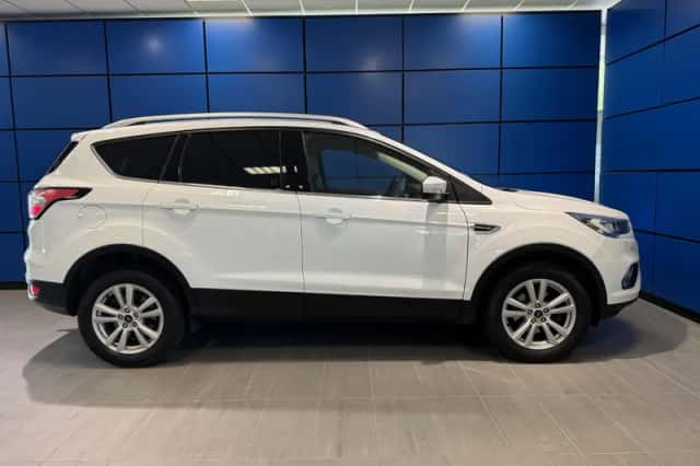 Ford Kuga (2017) thumbnail 2